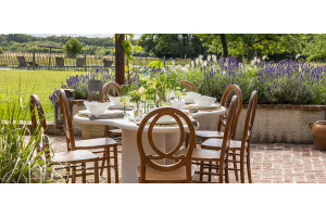 Brunch del Día de la Madre o del Padre con vajilla y decoración de alquiler