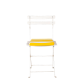 Silla trocadero blanca con cojín de rallas amarillas y blancas