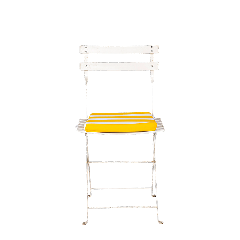 Silla trocadero blanca con cojín de rallas amarillas y blancas