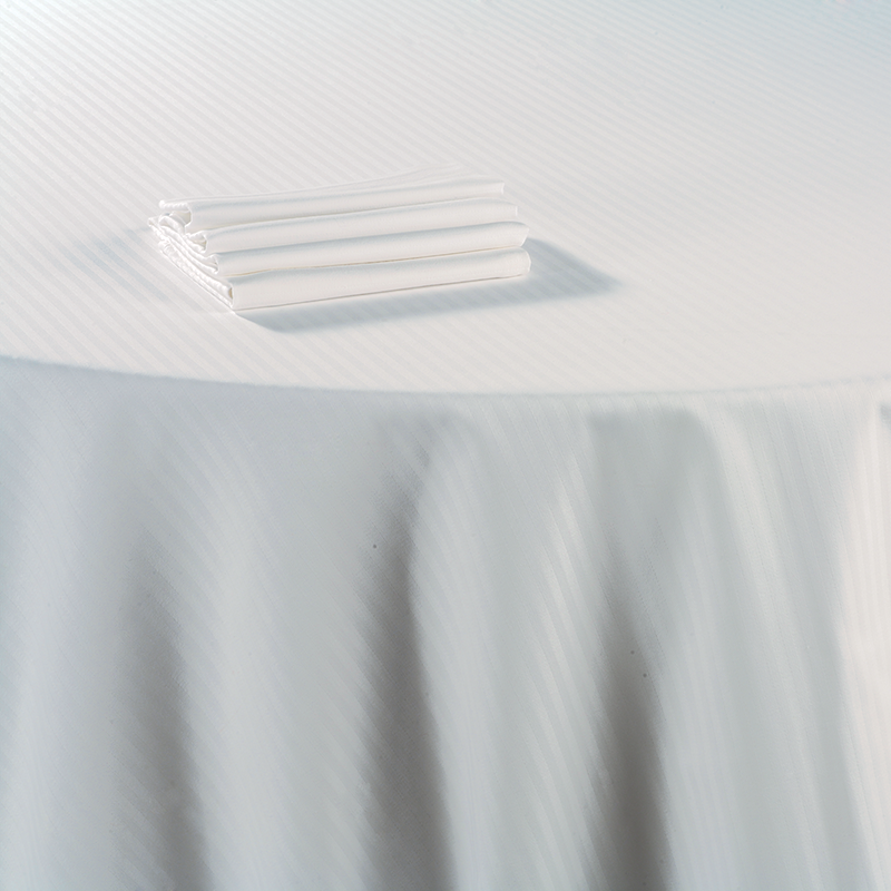 Mantel algodón blanco 210 x 210 cm.