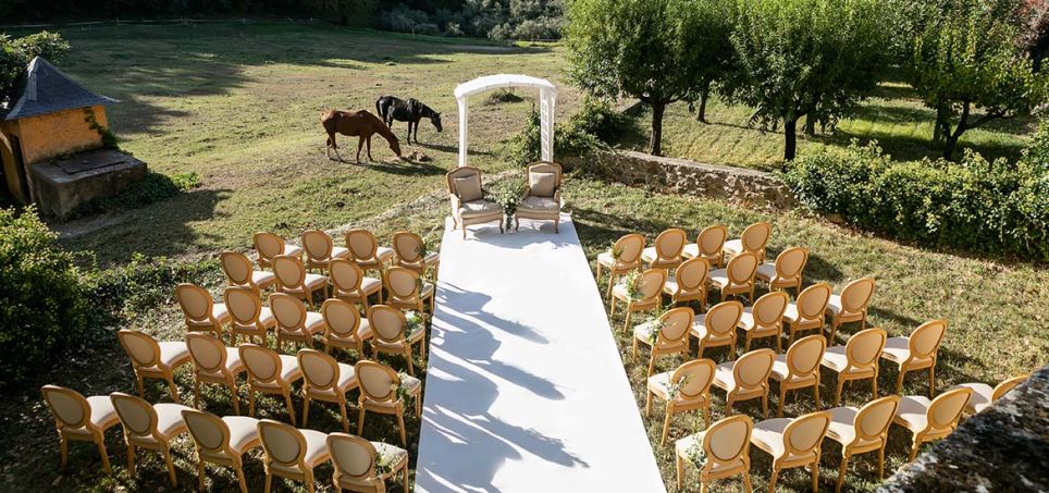 Una ceremonia en el campo